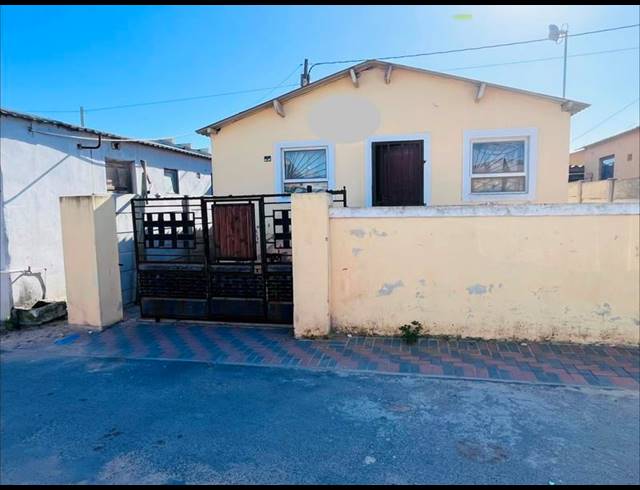 2 BEDROOM HOUSE FOR SALE IN KUYASA